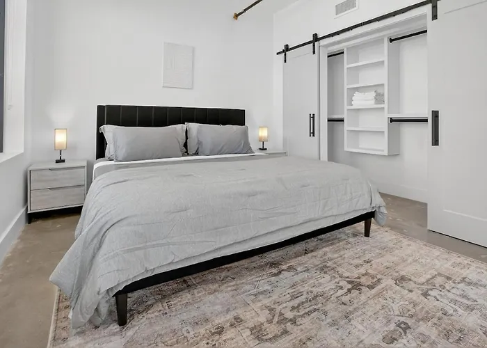 Beacon Living Sleek & Cozy 2br Flat Apartment *