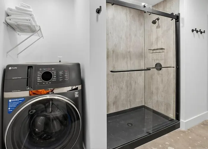 Beacon Living Sleek & Cozy 2br Flat *